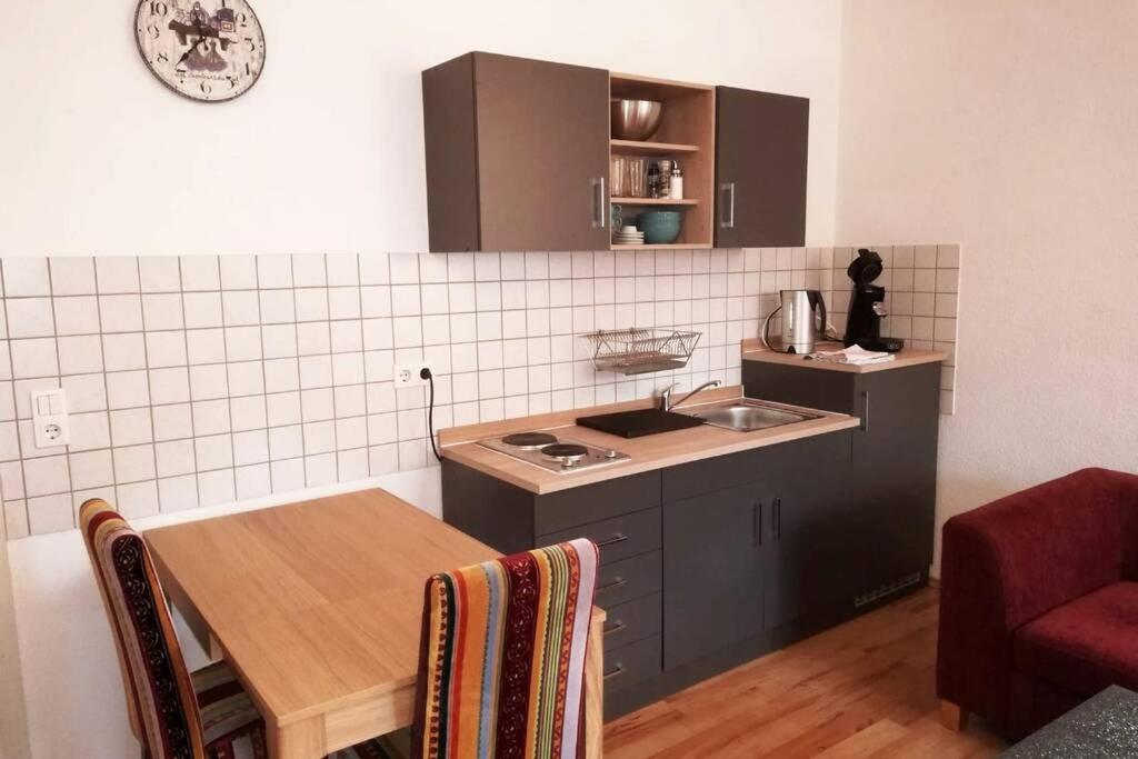 Ferienwohnung - Apartment Mit Balkon In Halle-Saale, Trotha Halle  Luaran gambar